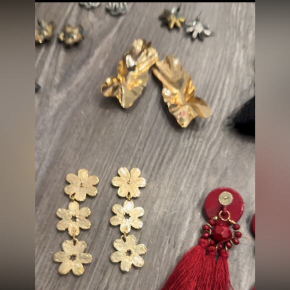 Lot of 14 Earrings Assorted Anthropologie Boutique Fringe Hanging Hoops - Picture 8 of 9